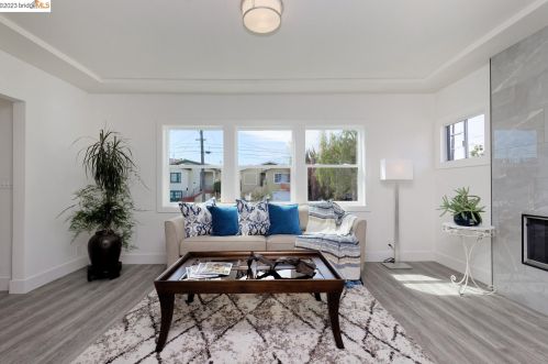 950 39 St, Oakland CA 94608-3899 exterior