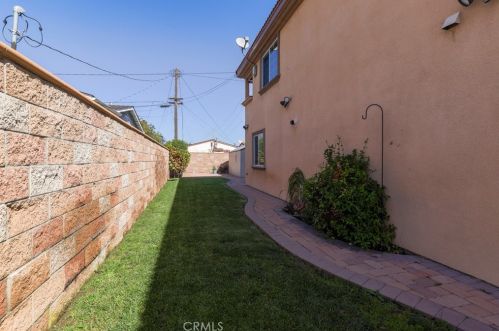 5101 133rd St, Hawthorne CA  90250-5054 exterior