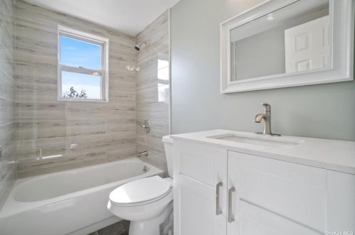 247 Garden St, Westbury NY  11590-3842 exterior