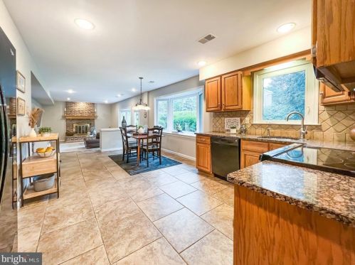 1344 Buford Dr, Yardley PA 19067-4342 exterior