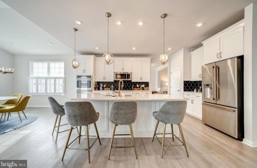 15633 Merrily Way, Woodbridge VA  22193-1097 exterior