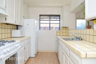 1085 Judson Dr, Mountain View CA  94040-2310 exterior