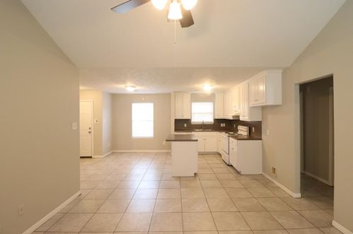 16313 Many Trees Ln, Conroe TX  77302-5497 exterior