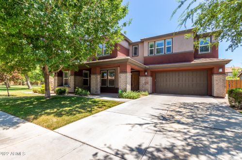 3683 Comstock Dr, Gilbert, AZ 85296-1896