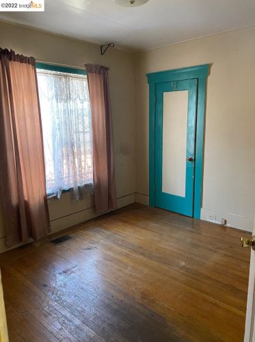 6035 Holway St, Oakland CA  94621-4137 exterior