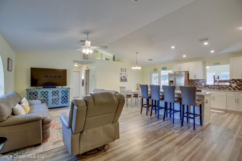 190 Abeto Ter, Sebastian, FL 32958-6232
