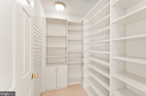 43530 Butler Pl, Leesburg VA 20176-7428 exterior