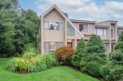 57 Lisa Dr, Northport, NY 11768-2873