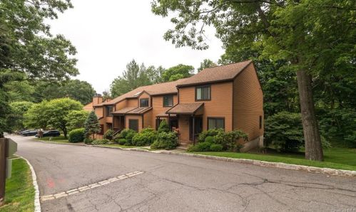 57 Touchstone Way, Millwood, NY 10546-1116