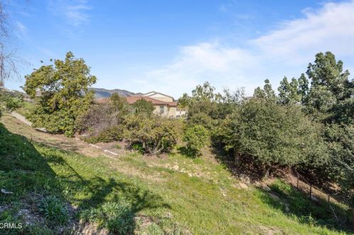 815 Vista Grande Dr, Santa Paula CA  93060-1335 exterior