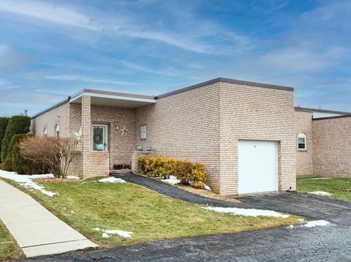 2750 Iowa Dr, New Kensington PA  15068-3146 exterior