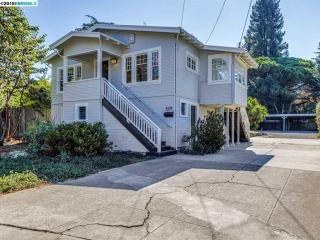 4374 Norton Ave, Oakland, CA 94602-3541