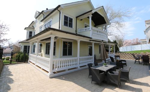 233 Darwin St, Lake Geneva WI  53147-2012 exterior