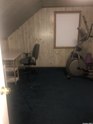 952 Washington Ave, Westbury NY  11590-6038 exterior