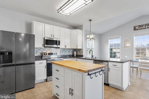 129 Bouldin Rd, Charles Town WV  25414-5586 exterior