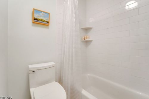 48 Cambridge Rd, Bedminster NJ  07921-1609 exterior