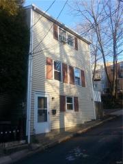 34 Locust St, Easton, PA 18042-3423