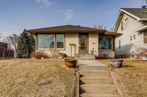 881 Hyacinth Ave, Saint Paul, MN 55106-2033
