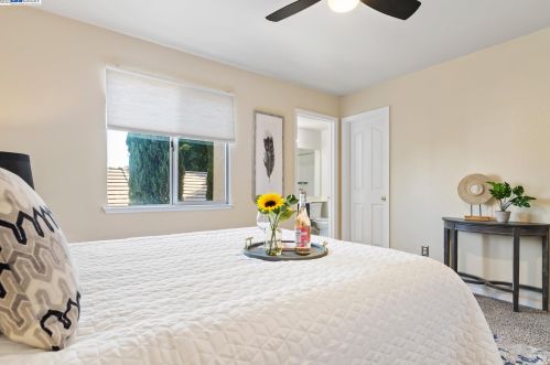 736 Clifton Way, Vacaville CA  95688-8547 exterior