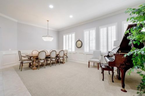 24306 Foxglove Pl, Santa Clarita CA  91354-4922 exterior