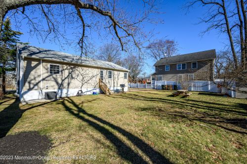 58 Richardson Ave, Tinton Falls NJ  07724-1313 exterior