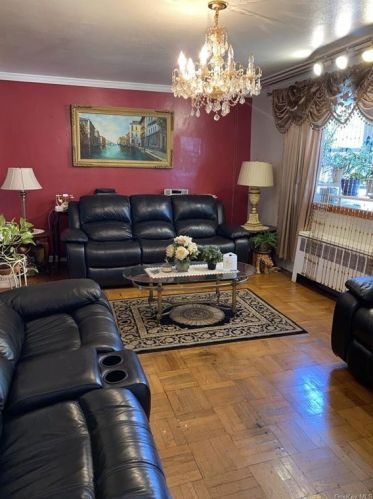 1286 229th St, Bronx NY  10466-5851 exterior