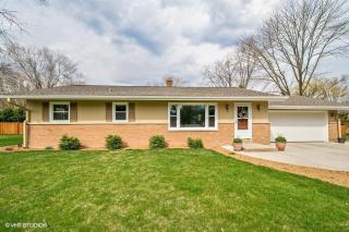11265 Lake Shore Dr, Thiensville, WI 53092-3566