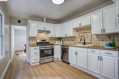 4732 Congress Ave, Oakland CA 94601-5406 exterior