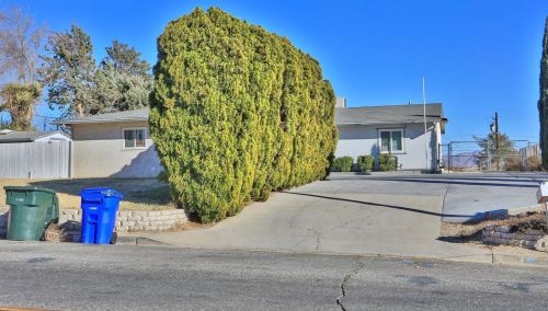 14569 Rodeo Dr, Victorville, CA 92395-4130