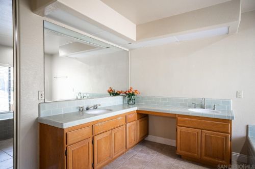 3908 Caminito Terviso, San Diego CA 92122-1971 exterior