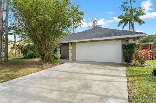 1250 Primrose Ln, West Palm Beach, FL 33414-8646