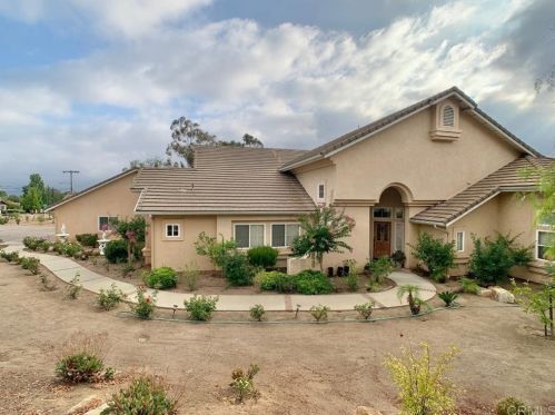 2570 Victoria Dr, Alpine, CA 91901-3661