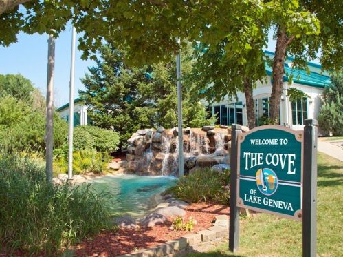 111 Center St, Lake Geneva WI  53147-2076 exterior