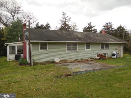 313 Cave Spring Ln, Edinburg, VA 22824-3407