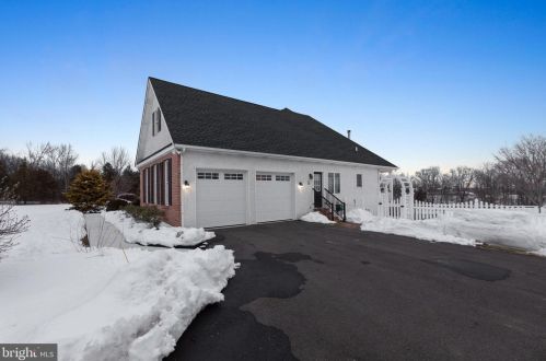 2020 Salford St, Harleysville, PA 19438-1548