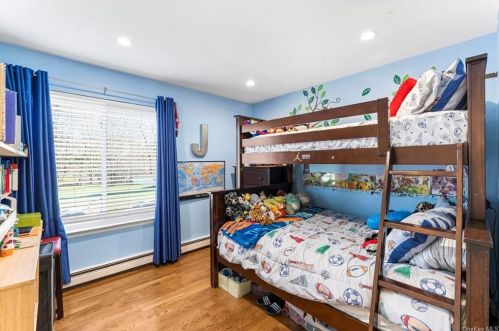 20 Stratford Rd, White Plains NY  10603-2827 exterior