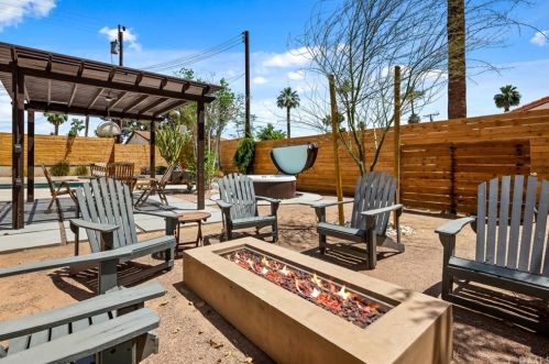 46500 Cameo Palms Dr, La Quinta CA  92253-2016 exterior