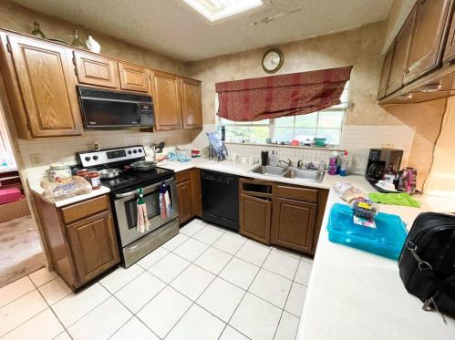 1508 Yaggi Dr, Lewisville, TX 75028-3645