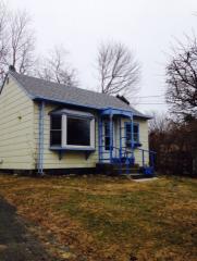 104 Edgemere St, Hither Plains, NY 11954-5245