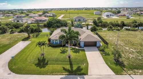 1025 12th Pl, Cape Coral, FL 33990-3029