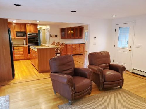 19 Ducarl Dr, Lincoln RI  02865-1320 exterior