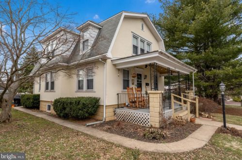 320 Delaware Ave, Lansdale, PA 19446-3544