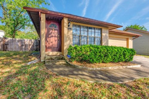 542 Lake Doe Blvd, Apopka, FL 32703-5011