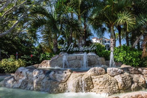 505 La Peninsula Blvd, Naples FL  34113-4013 exterior