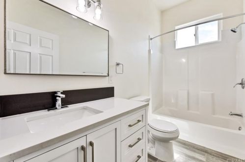 9561 Ramona St, Bellflower CA  90706-6539 exterior