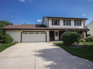 6642 Radburn Ln, Greendale, WI 53129-2845