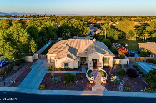 6445 Honor Ct, Gilbert, AZ 85298-4894