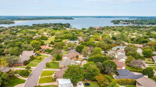 7712 Woodside Hill Ct, Fort Worth, TX 76179