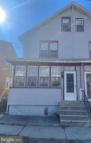 716 Division St, Gloucester, NJ 08030-2336