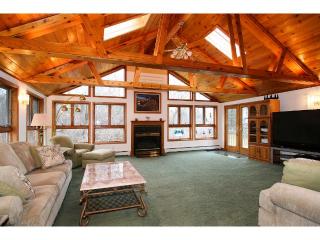 10541 Maryland Cir, Minneapolis, MN 55438-2130